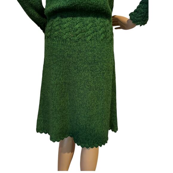 Vintage Hand knit sweater dress scalloped hem in green size small - Picture 7 of 16